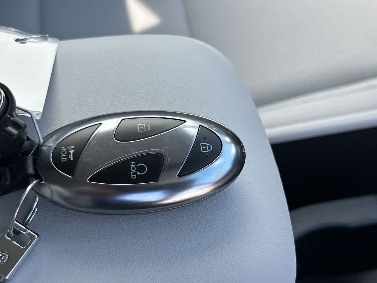 2026 Hyundai Kona SEL photo 24