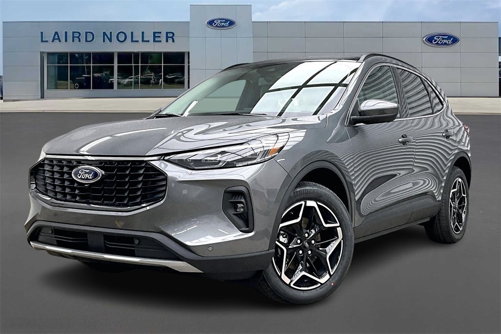 2026 Ford Escape Platinum's photo