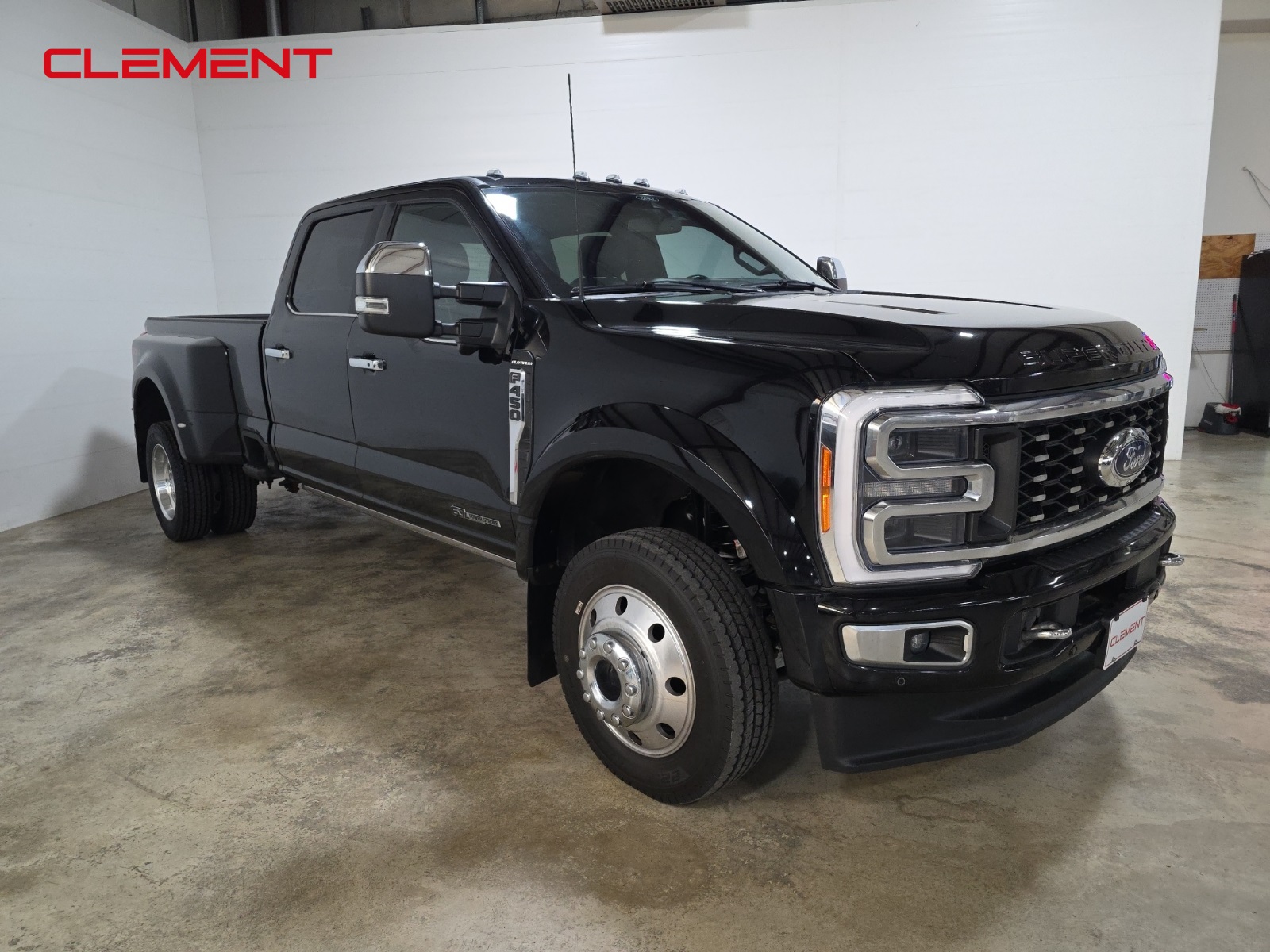 2023 Ford F-450 Platinum photo 3