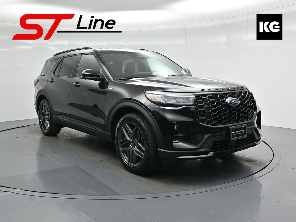 2025 Ford Explorer ST-LINE's photo