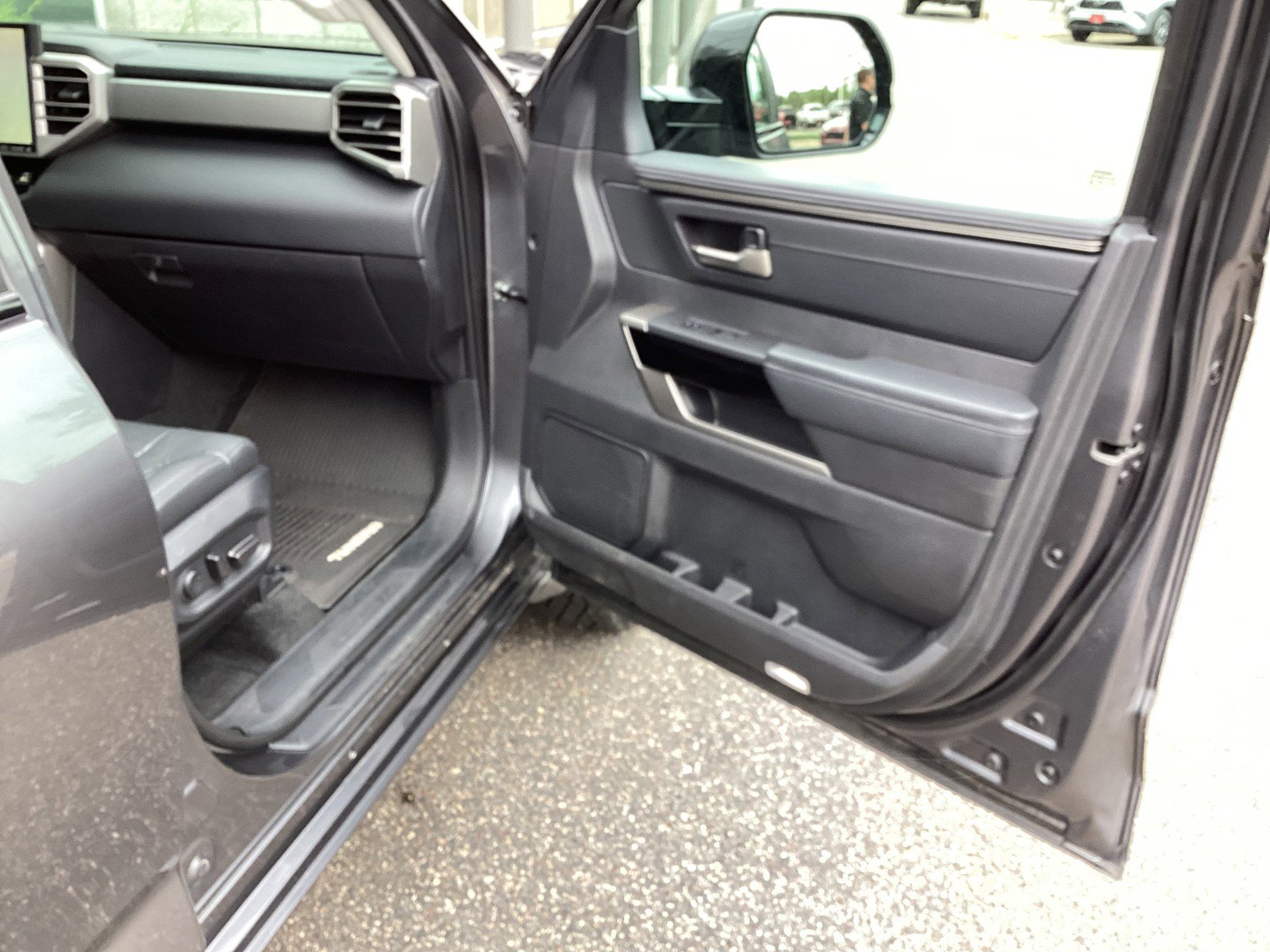 2024 Toyota Tundra Limited photo 26