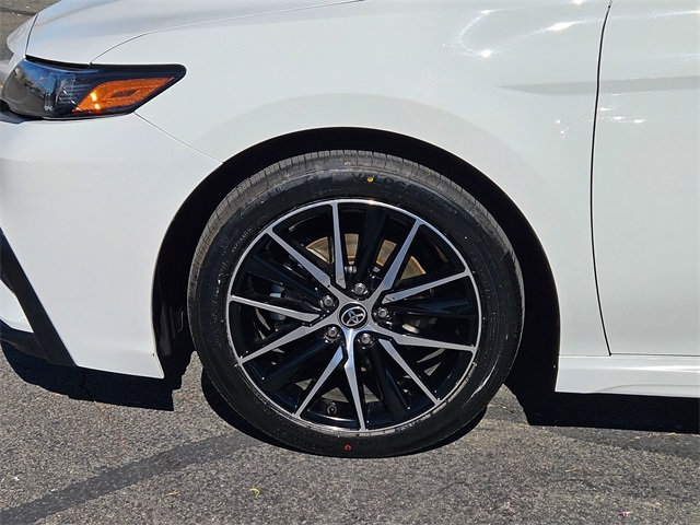 2024 Toyota Camry SE photo 9