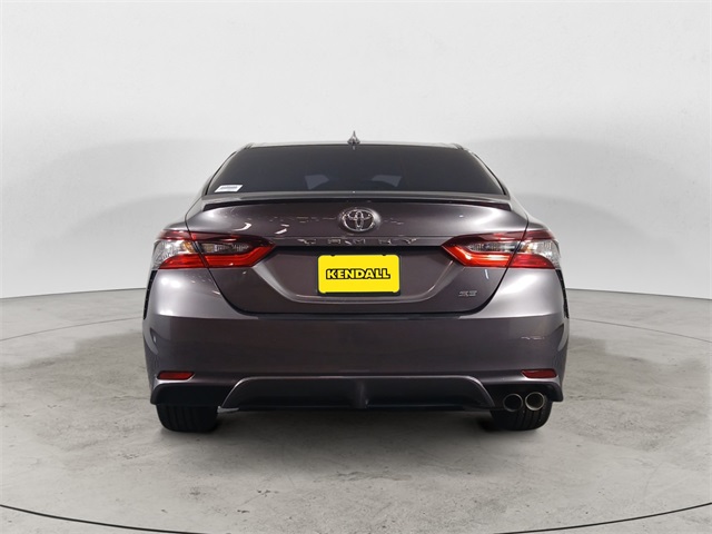 2022 Toyota Camry SE photo 3