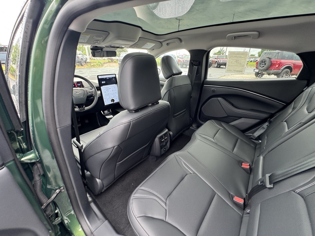 2025 Ford Mustang Mach-E Premium photo 13