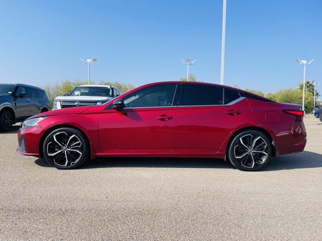 2023 Nissan Altima 2.5 SR photo 4