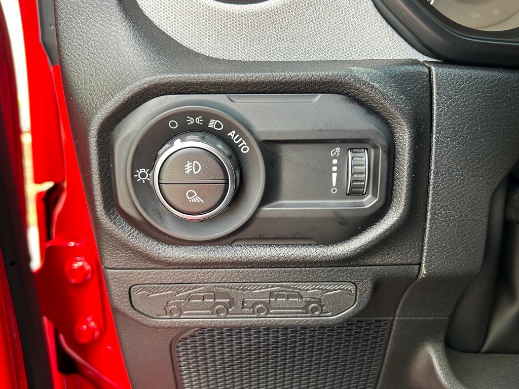 2025 Jeep Gladiator Sport S photo 32