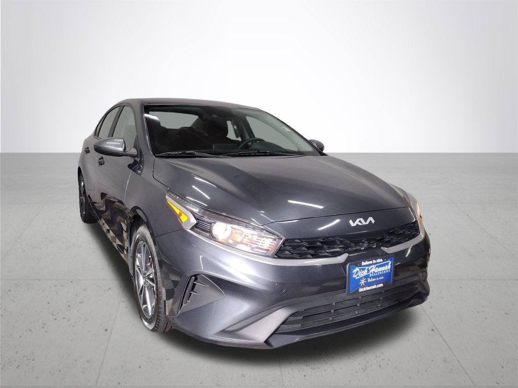 2023 Kia Forte LXS photo 4