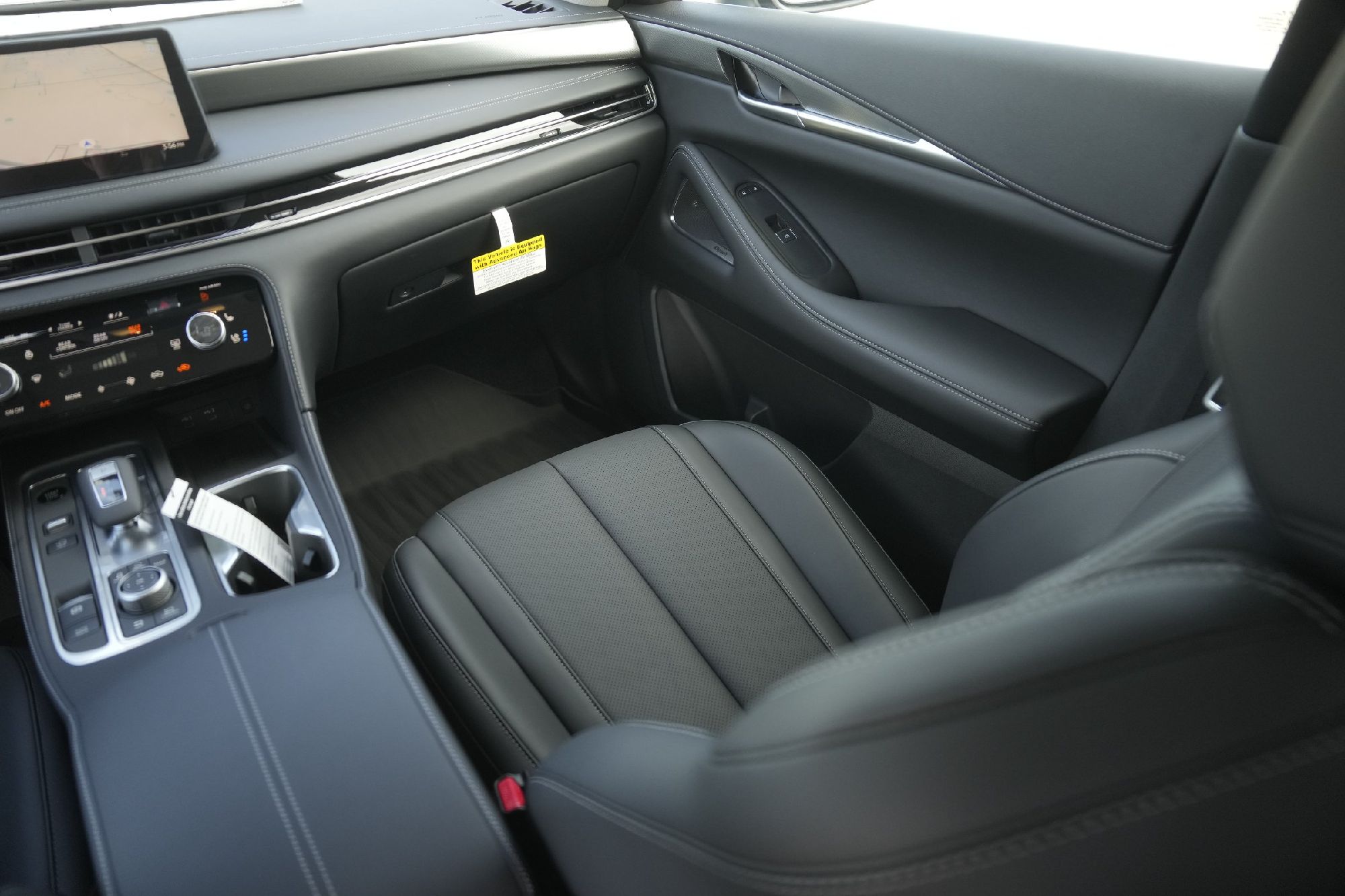 2026 Infiniti QX60 Luxe photo 17