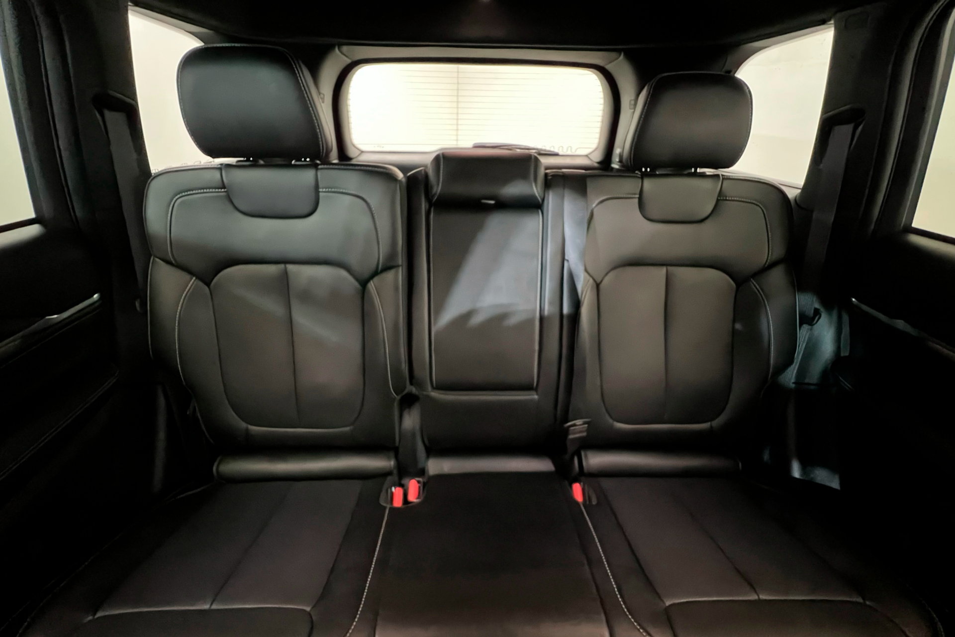 2023 Jeep Grand Cherokee Overland photo 25