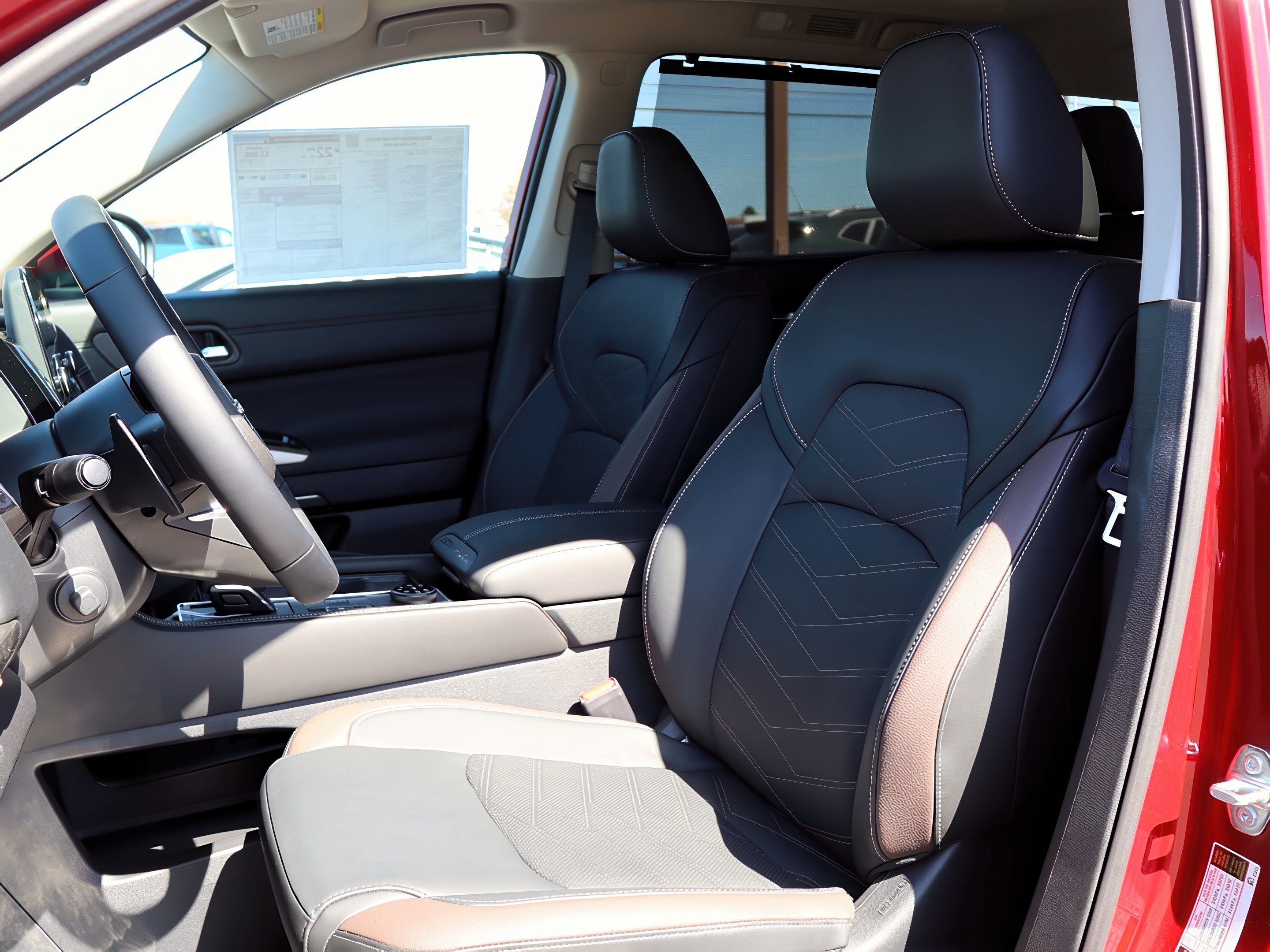 2025 Nissan Pathfinder Platinum photo 10