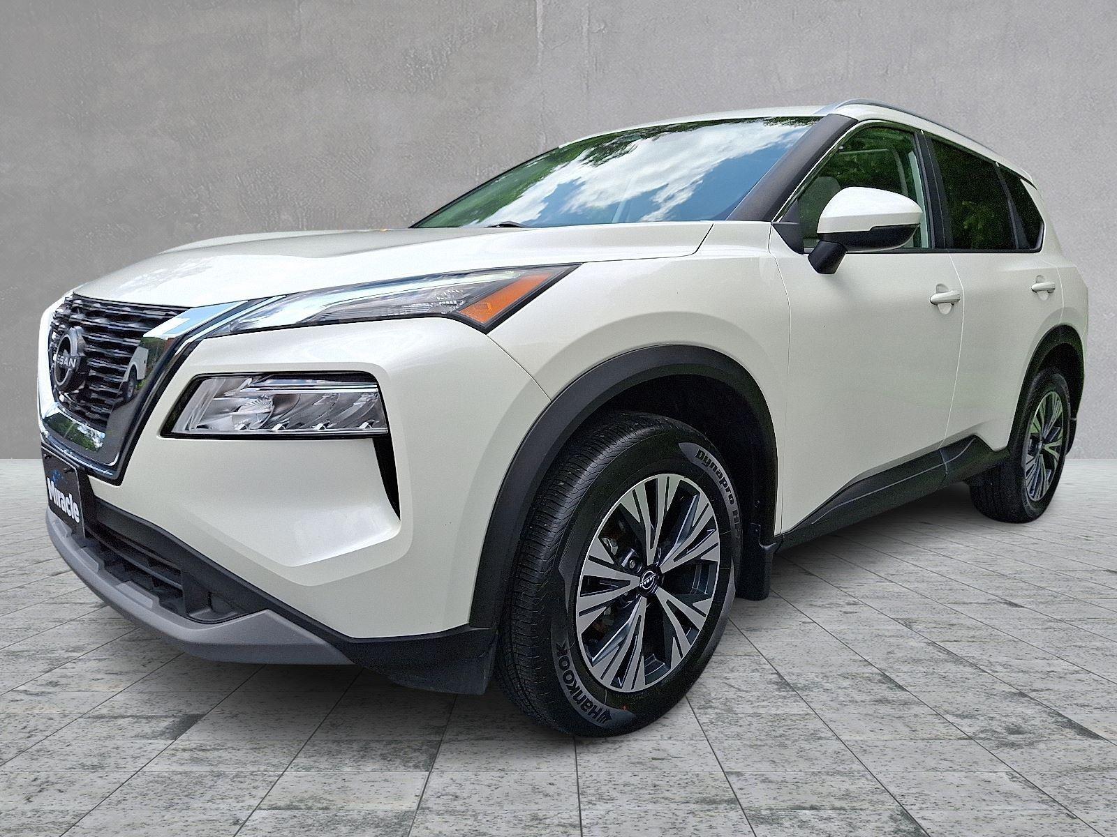 2022 Nissan Rogue SV photo 3