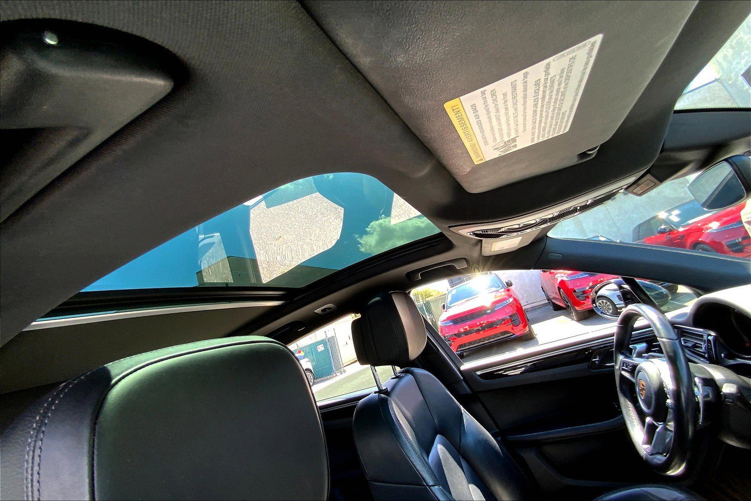 2021 Porsche Macan S photo 22