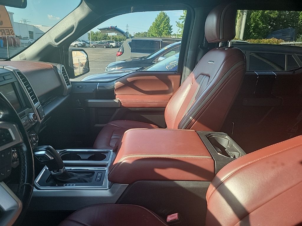 2018 Ford F-150 Platinum photo 19
