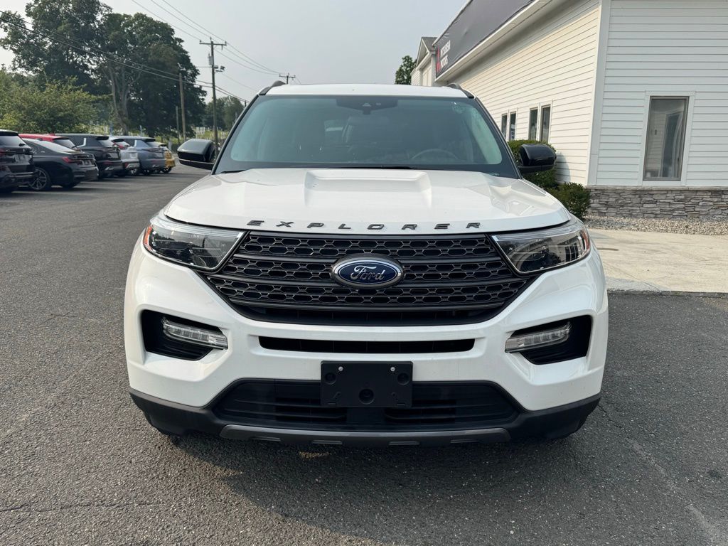 2022 Ford Explorer XLT photo 2