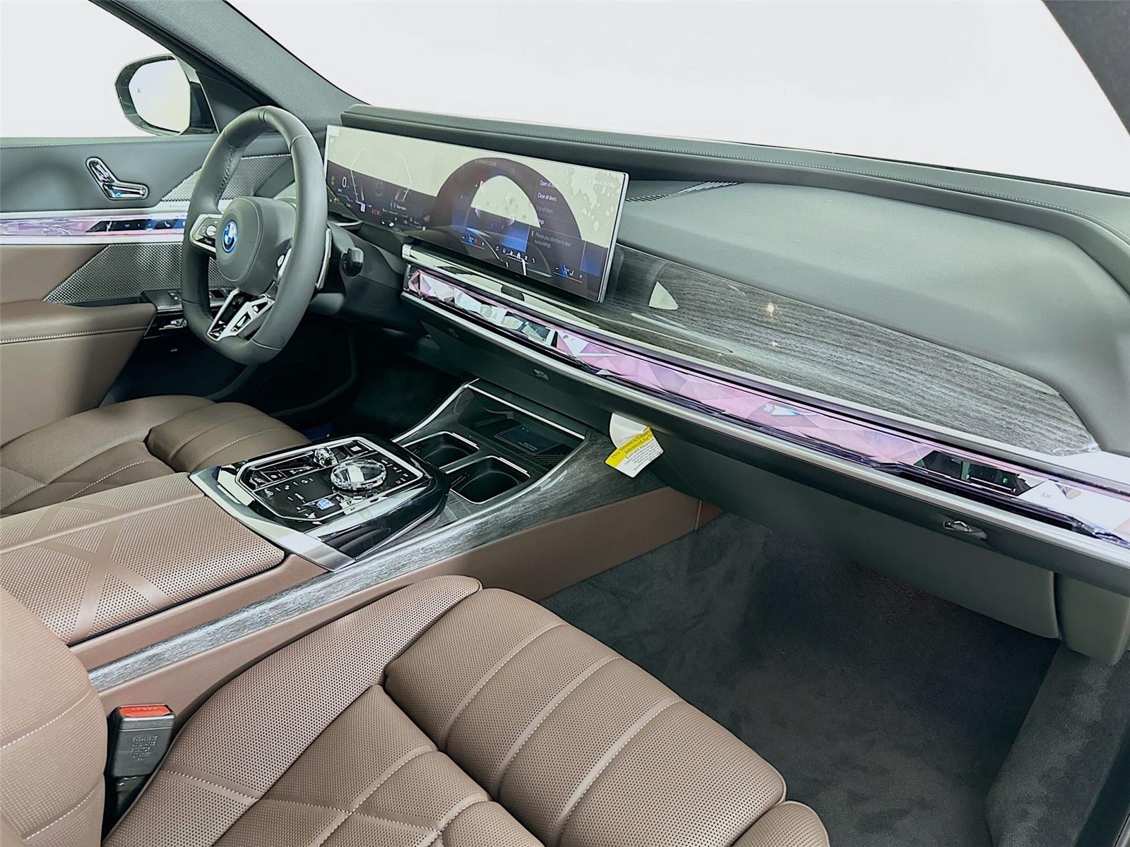 2026 Bmw 750e photo 29