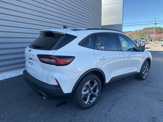 2025 Ford Escape ST-Line photo 3