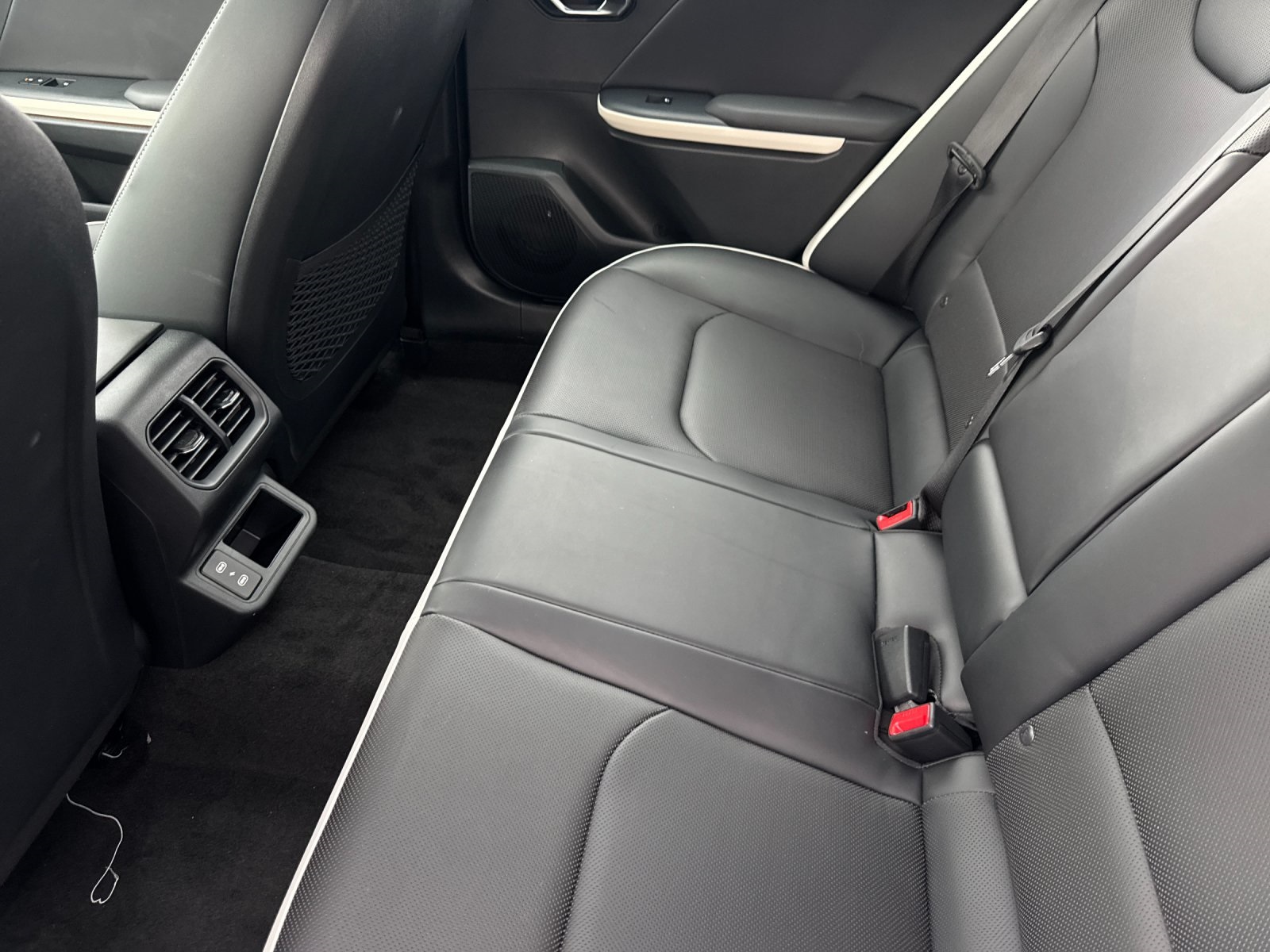 2025 Kia K4 GT-Line Turbo photo 11