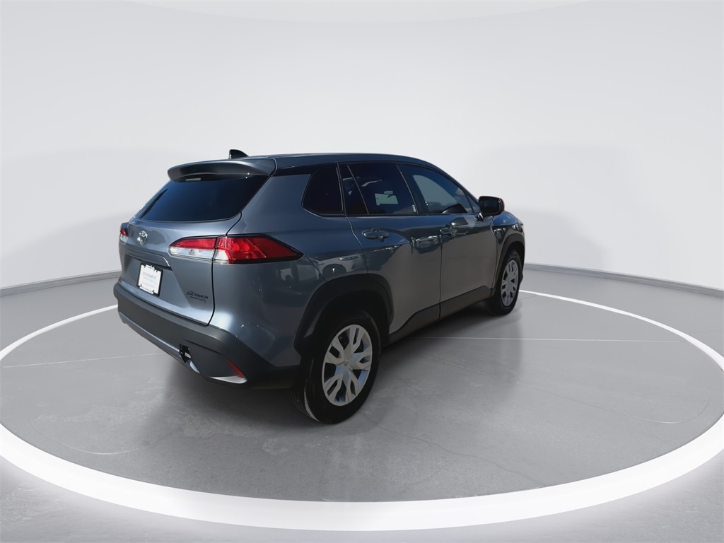 2022 Toyota Corolla Cross L photo 8
