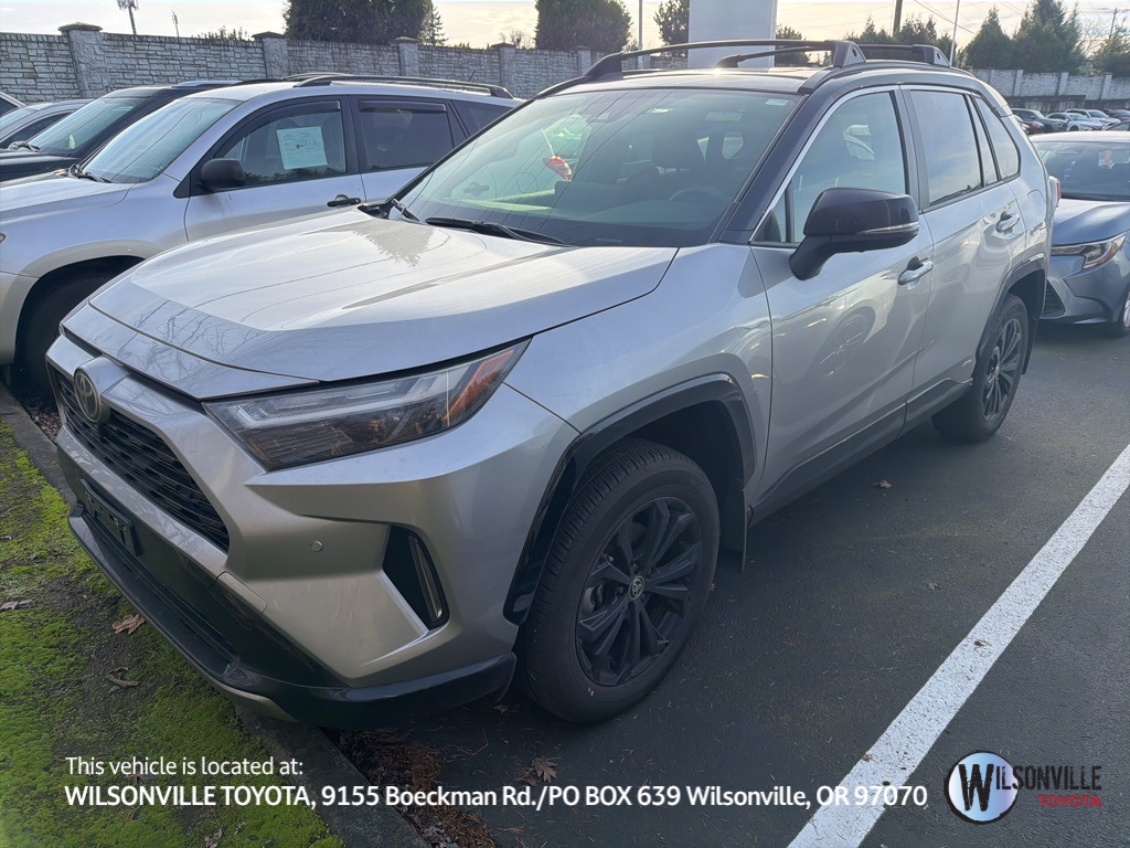 2025 Toyota RAV4 XSE's photo