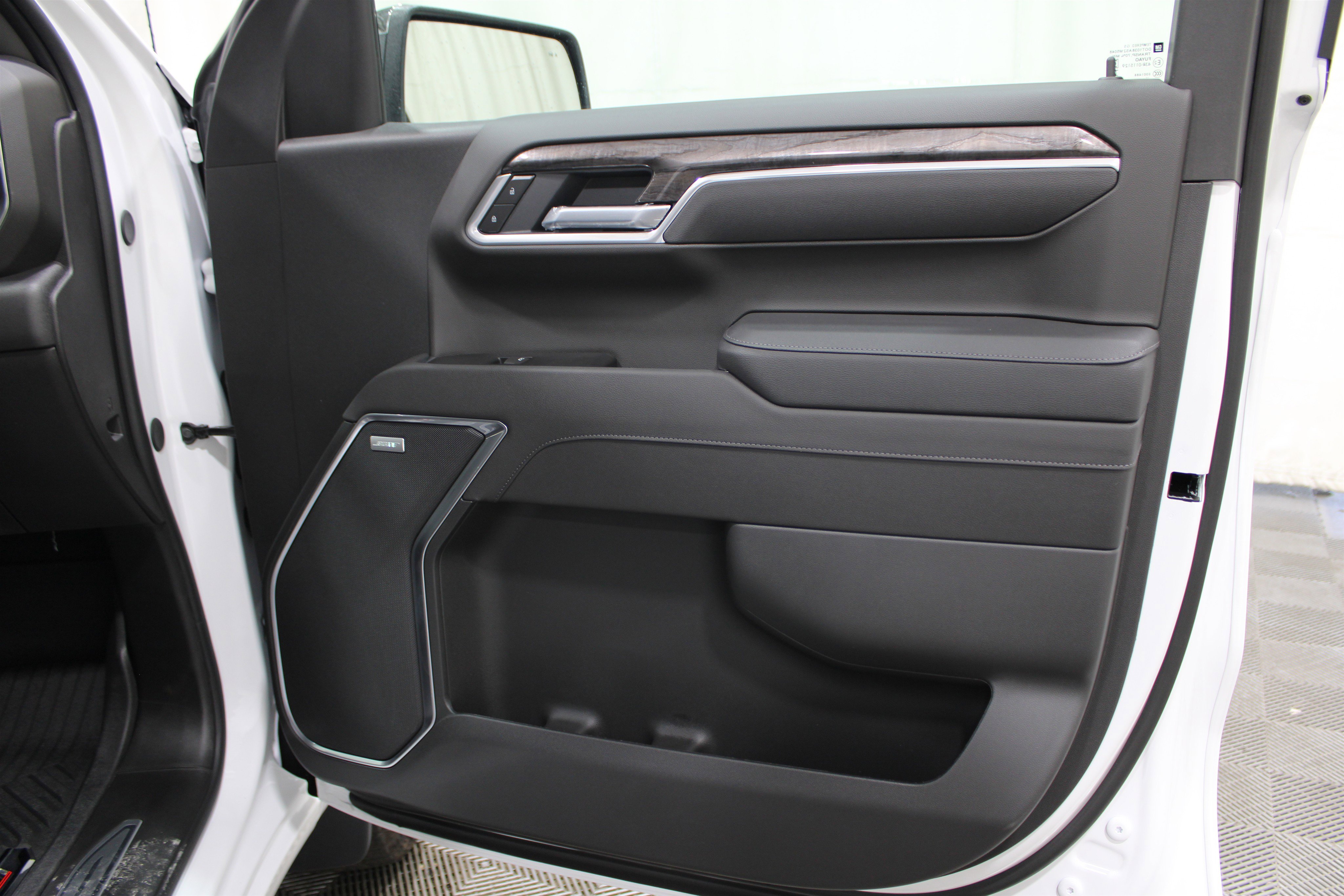 2026 Chevrolet Silverado 1500 LTZ photo 12