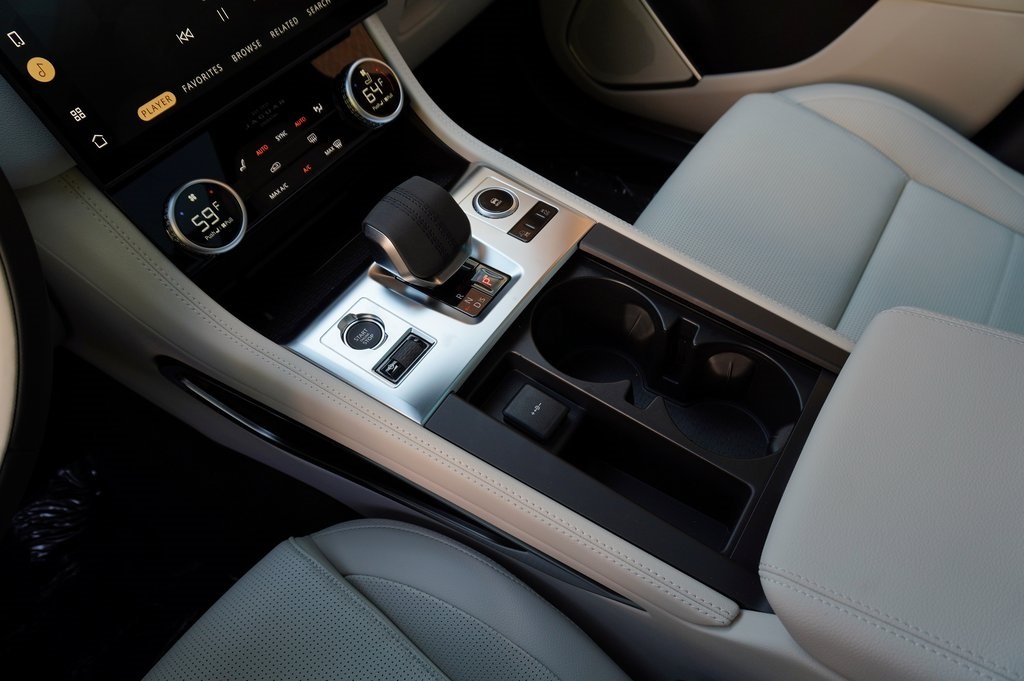 2026 JAGUAR F-PACE - Image 30