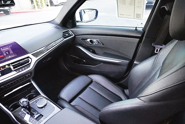 Used 2020 White BMW 330i image 21