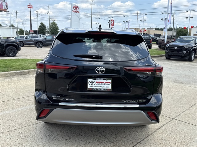 2025 Toyota Highlander Platinum photo 4