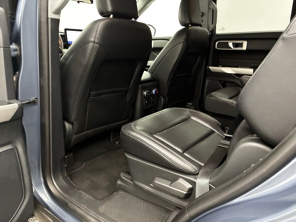 2021 Ford Explorer XLT photo 25