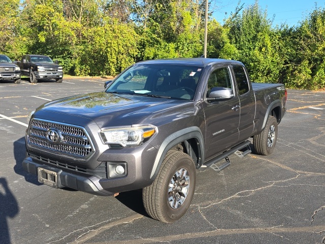 2017 Toyota Tacoma TRD Off-Road 4x4 Access Cab photo 4