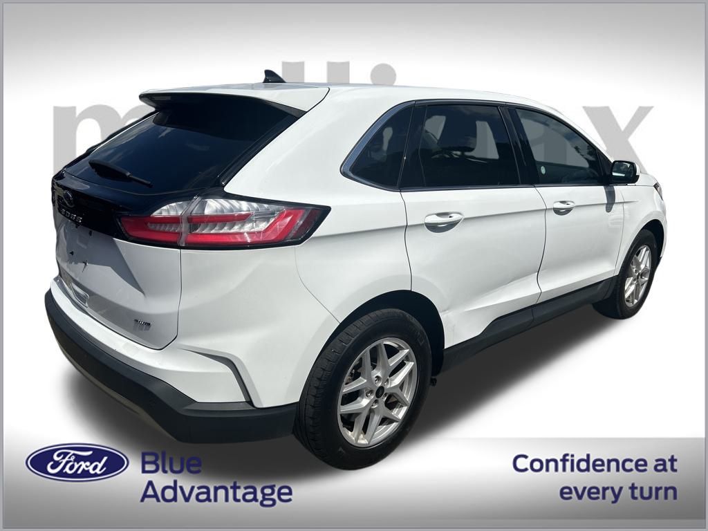 2024 Ford Edge SEL photo 2