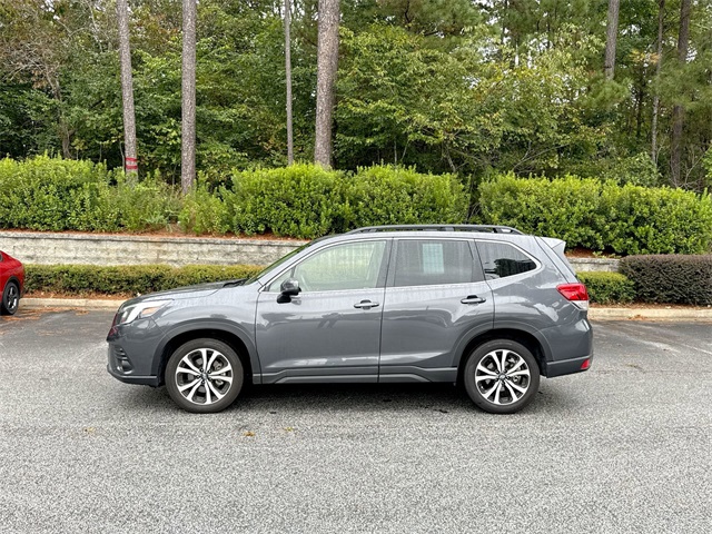 2022 Subaru Forester Limited photo 2