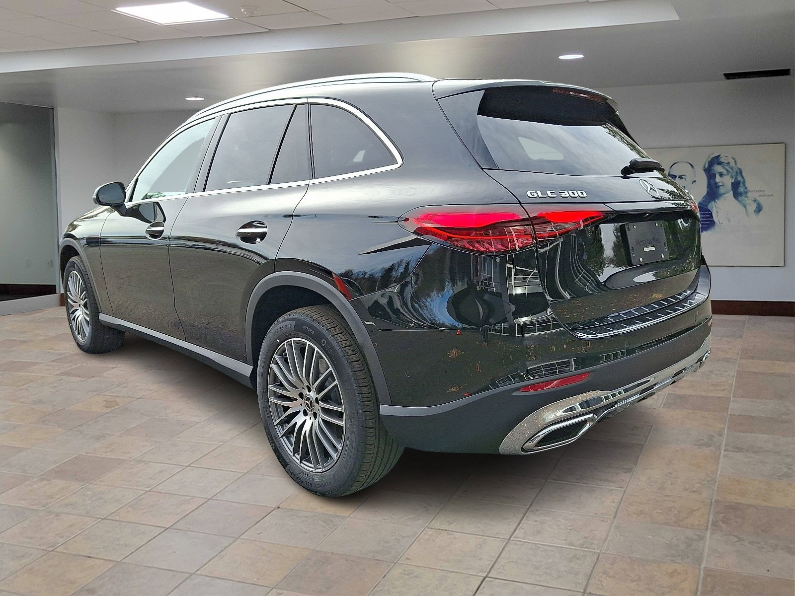 2026 Mercedes Benz GLC 300 4MATIC photo 4