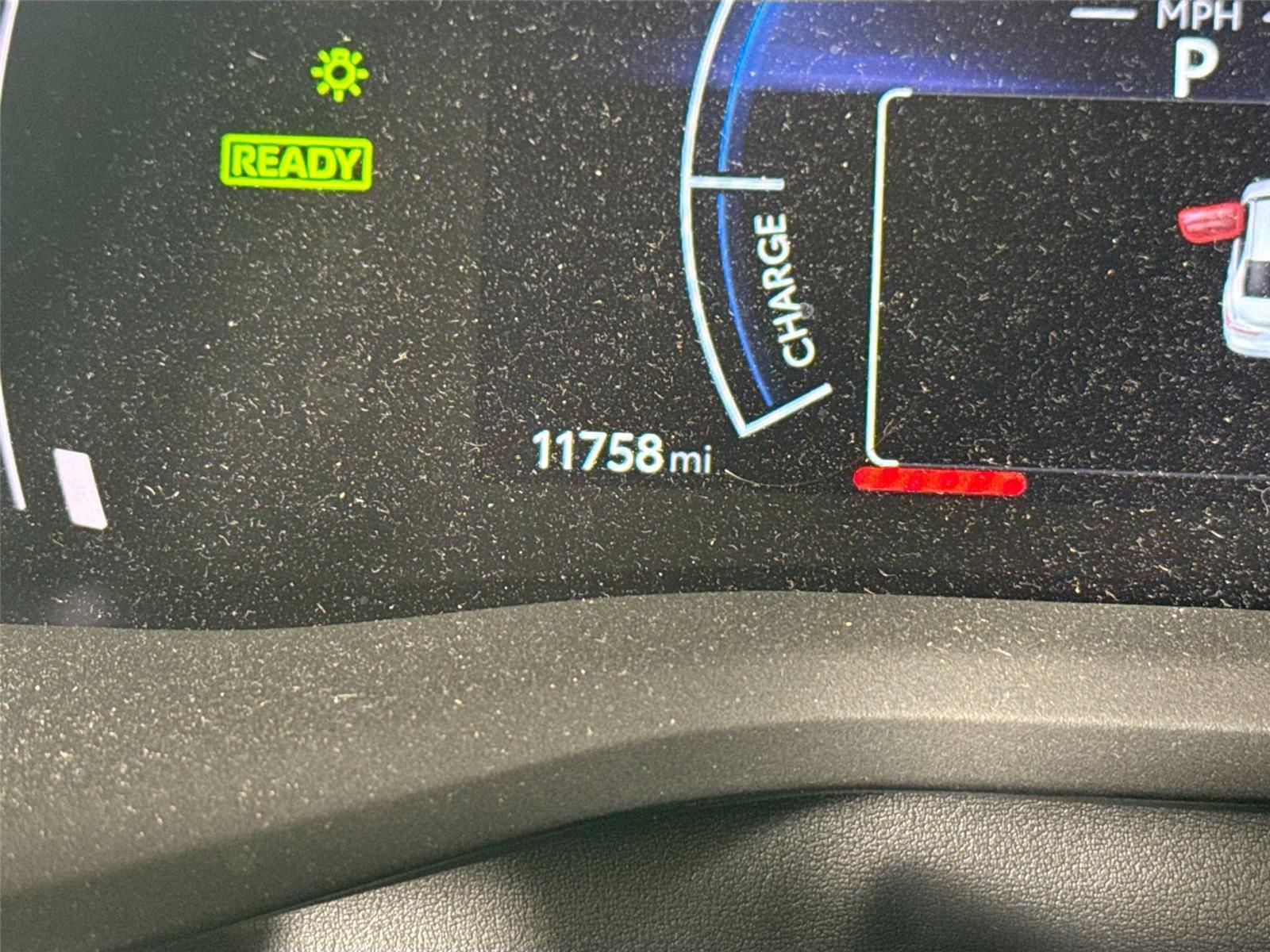 2025 Toyota Camry SE photo 13