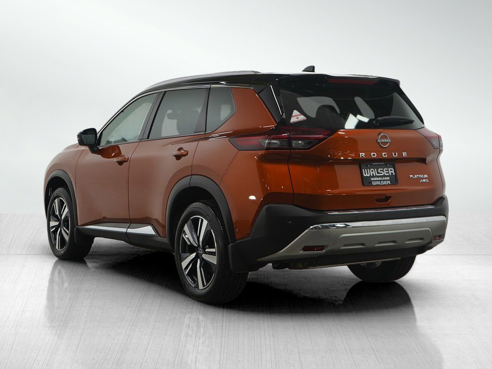 2023 Nissan Rogue Platinum photo 2
