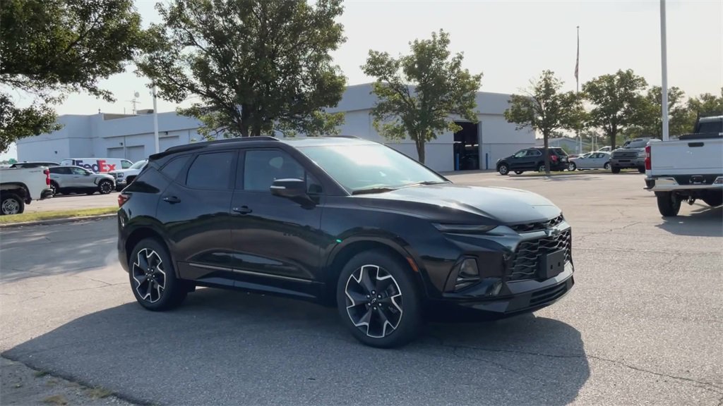 2022 Chevrolet Blazer RS photo 2