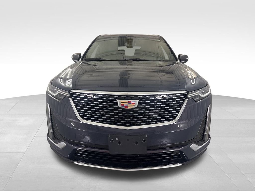 2025 Cadillac XT6 Premium Luxury photo 2