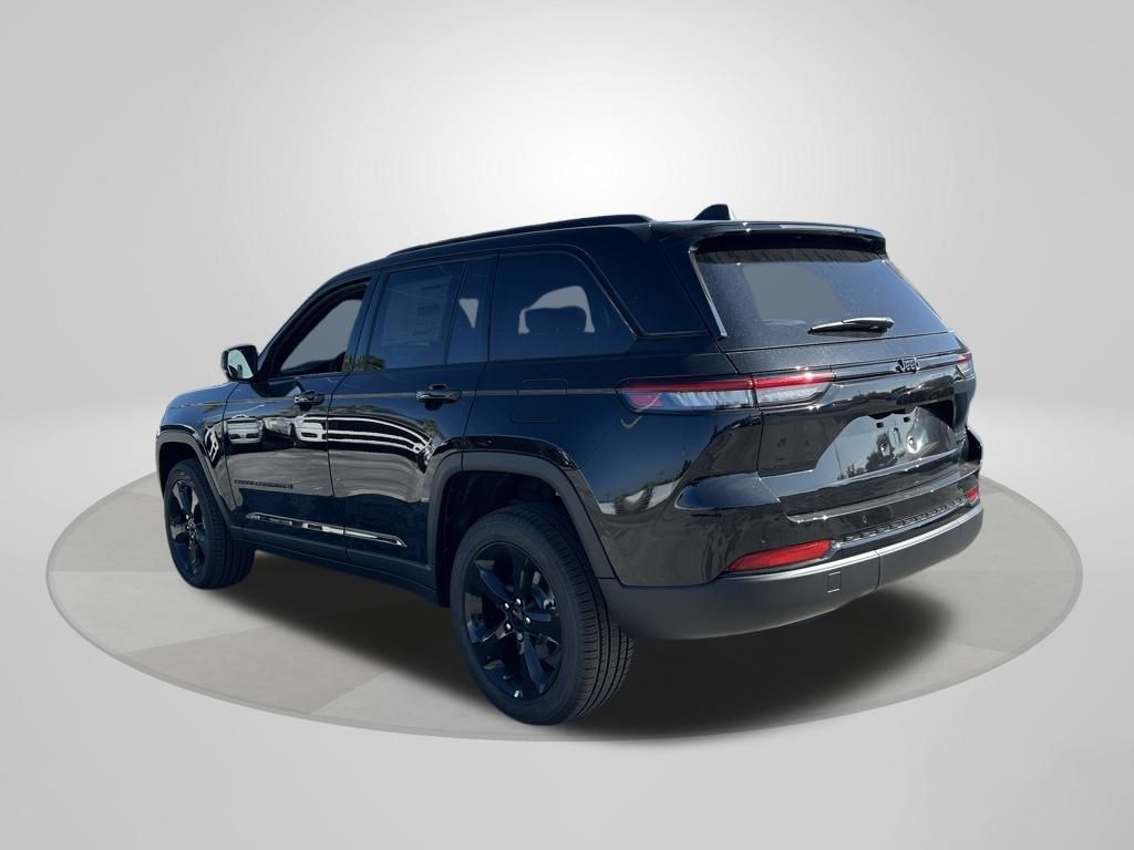 2025 Jeep Grand Cherokee Limited photo 5