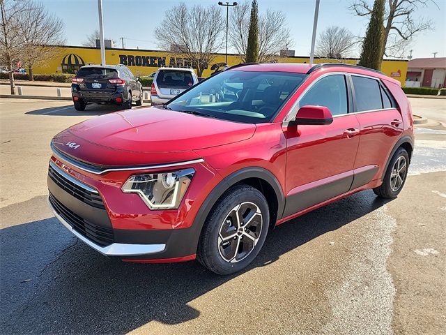 2025 Kia Niro LX photo 8