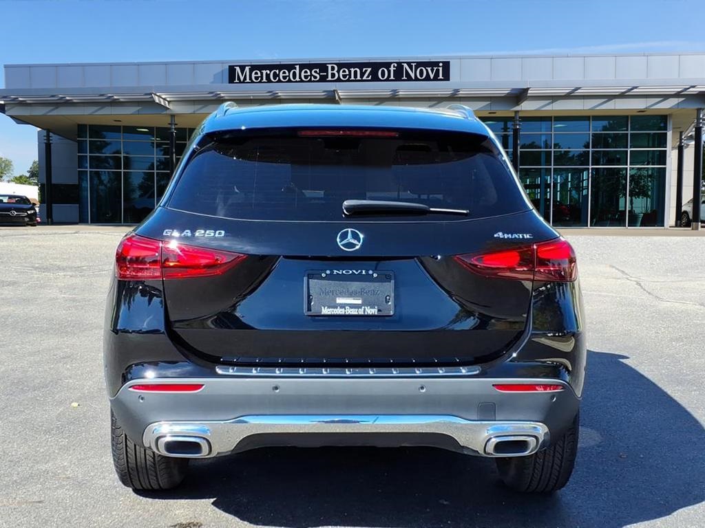 2025 Mercedes Benz GLA 250 4MATIC photo 3