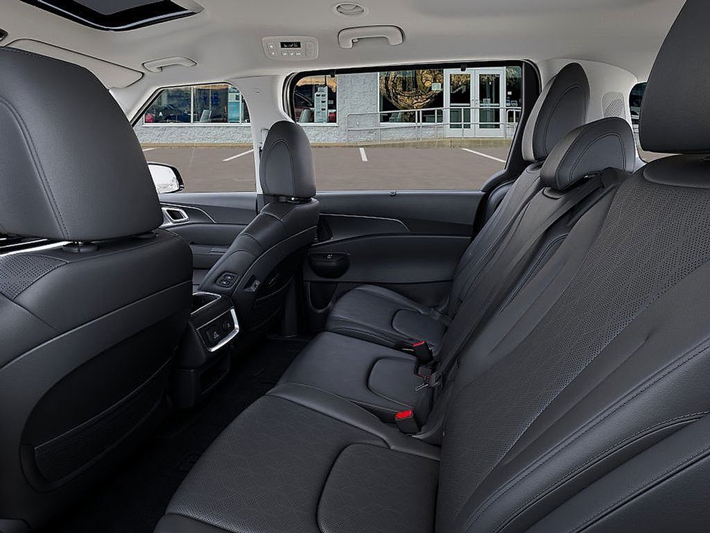 2026 Kia Carnival SX photo 17