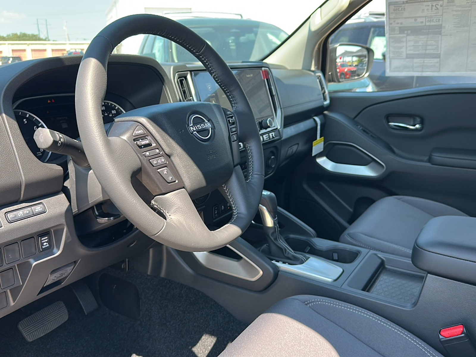 2026 Nissan Frontier Crew Cab SV photo 2
