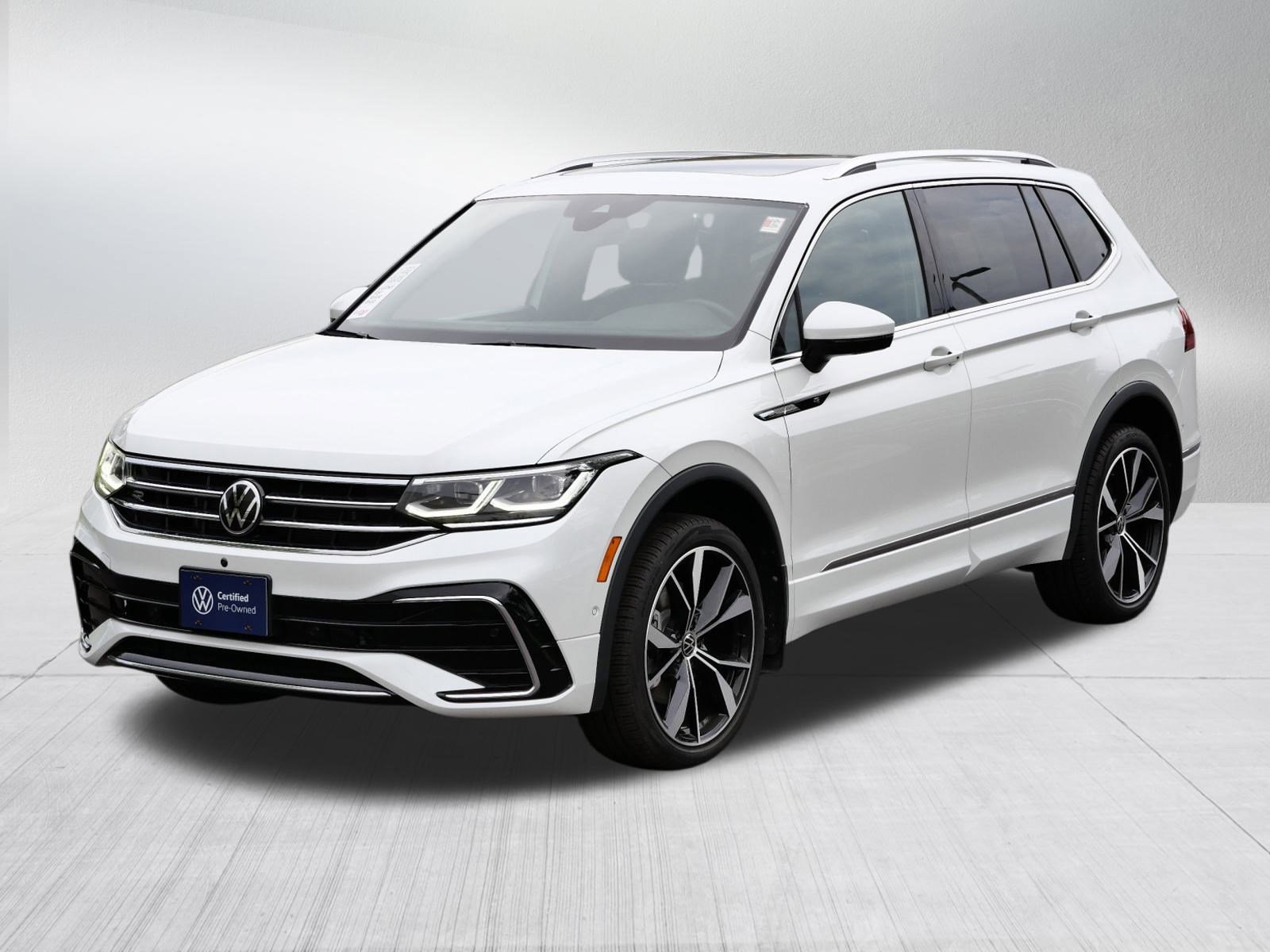 2023 Volkswagen Tiguan SEL R-Line Black photo 3