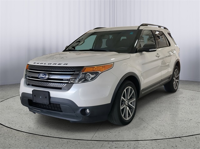 2015 Ford Explorer XLT photo 3