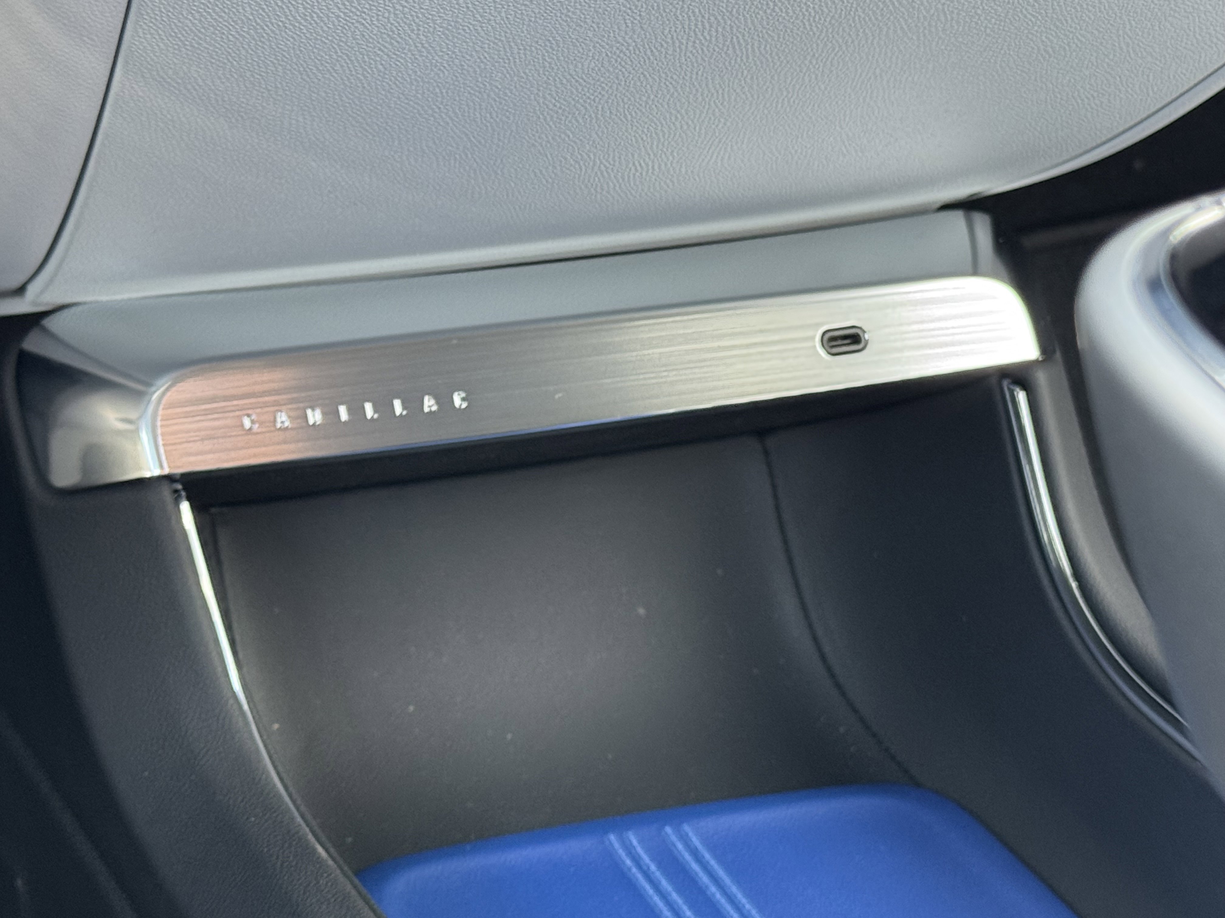 2025 Cadillac Lyriq Sport photo 13