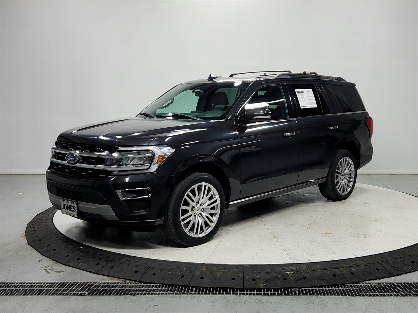 2024 Ford Expedition Limited photo 3