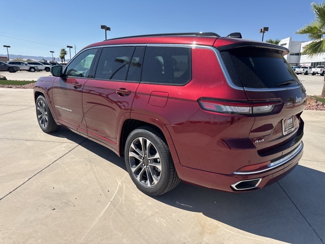 2025 Jeep Grand Cherokee Overland photo 3