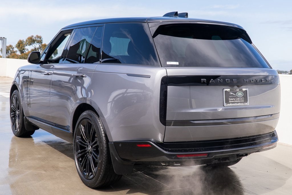 2025 Land Rover Range Rover SE photo 3