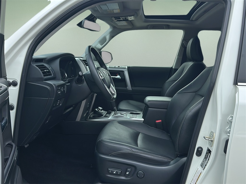 2022 Toyota 4Runner Limited photo 9