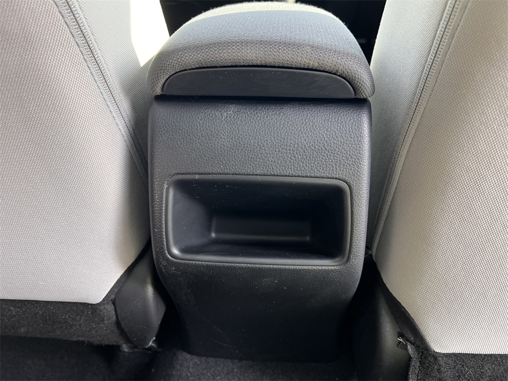 2022 Toyota Corolla LE photo 13