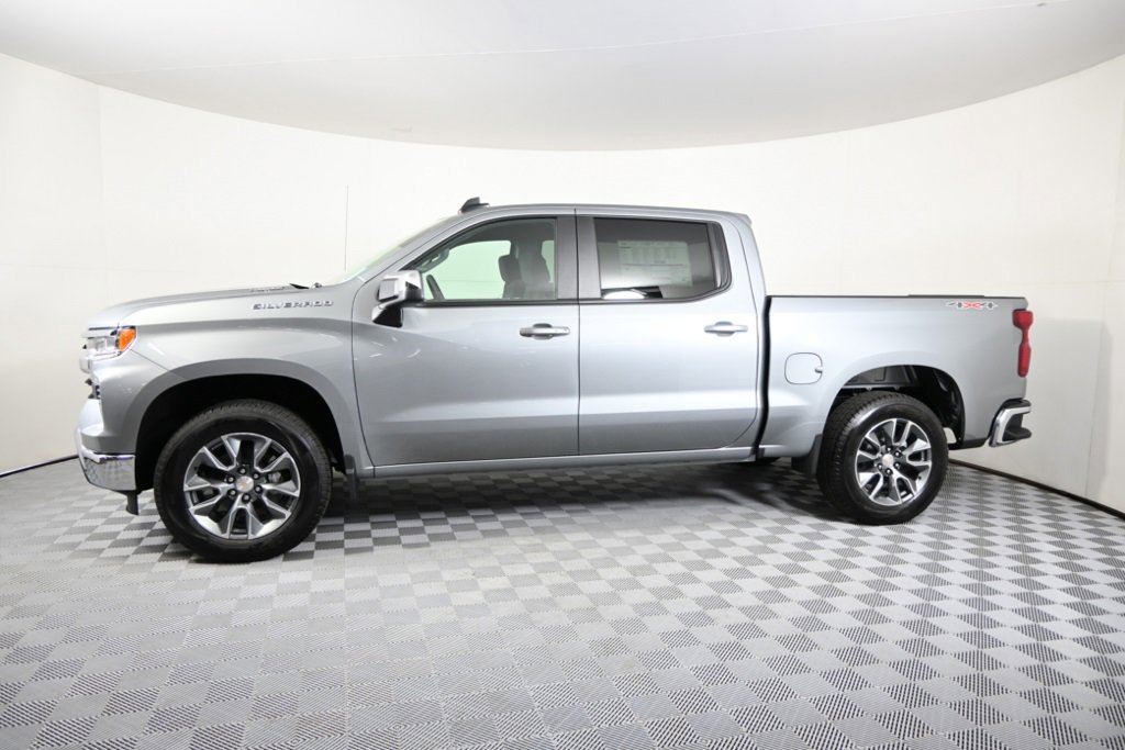 2026 Chevrolet Silverado 1500 LT photo 2